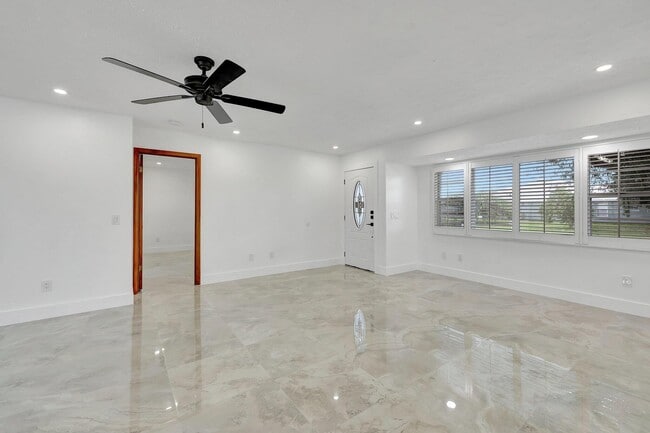 Photo - 1124 SE Ladner St