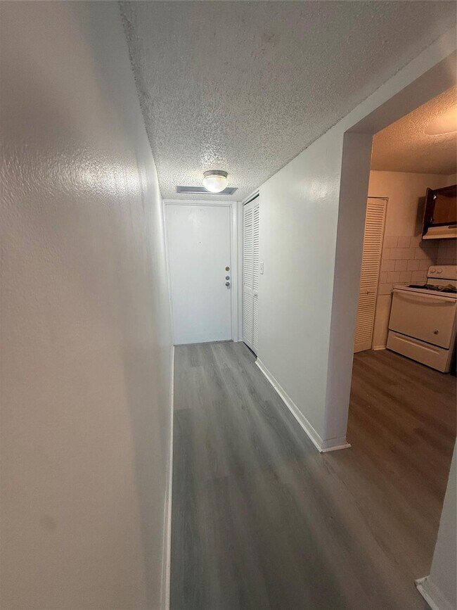 Photo - 7960 N Colony Cir