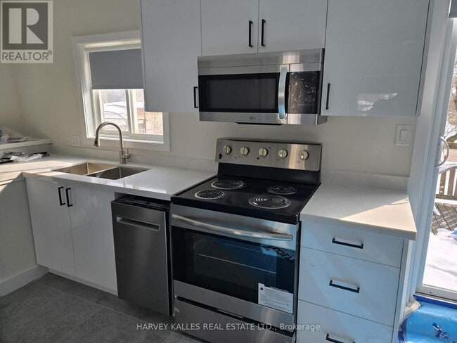 Photo - 111 McAllister Rd