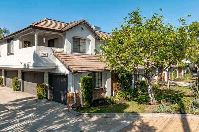 Charter Oak Apartments