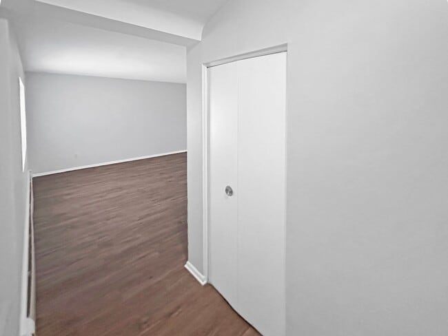 Photo - 2843 S Burdick St