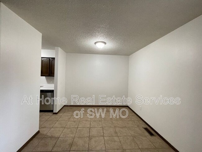 Photo - 3356 E Whiteside St