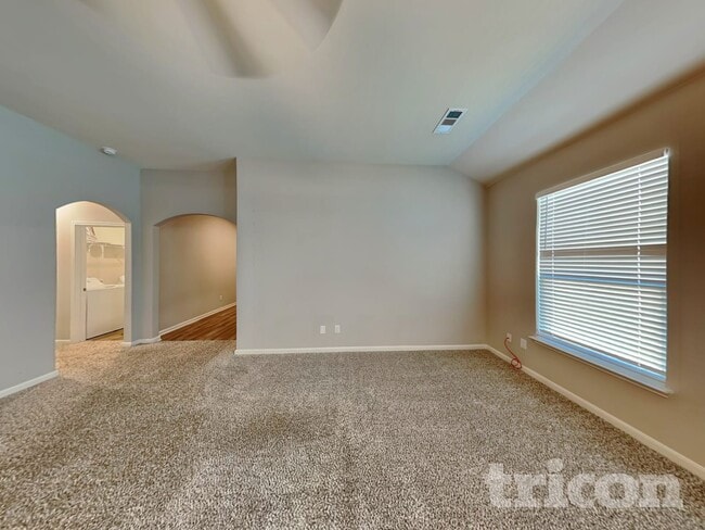 Photo - 304 Micah Ln