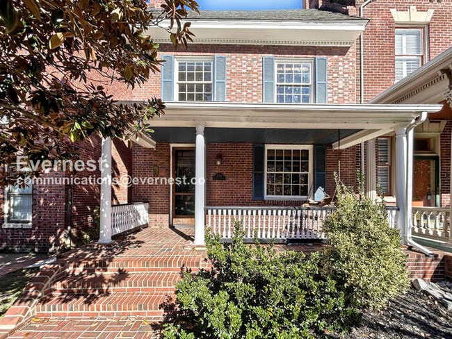 Building Photo - 2708 W Grace St