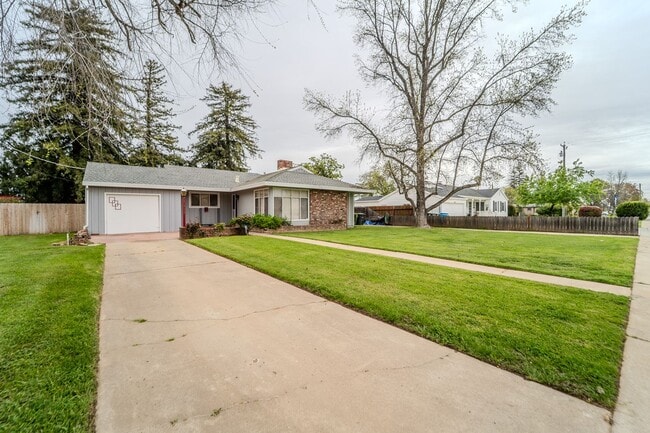 Photo - 2415 Covillaud St