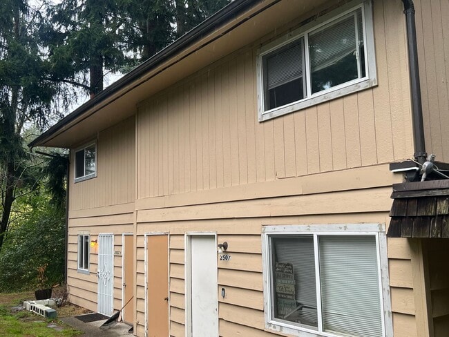Building Photo - 2507 1/2 B Street