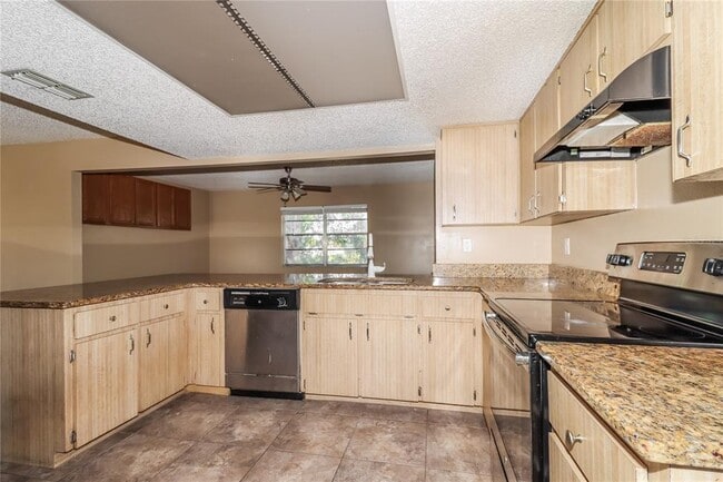 Photo - 11082 Lightwood St