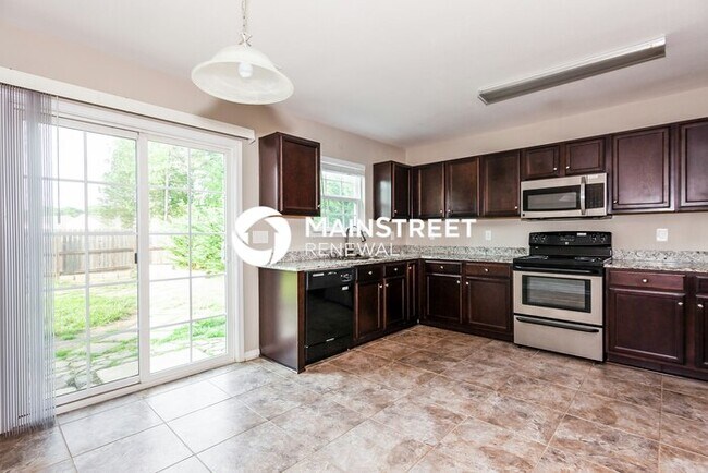 Photo - 4 Bedroom Pet-Friendly Home in Monroe, NC with Main Street Renewal