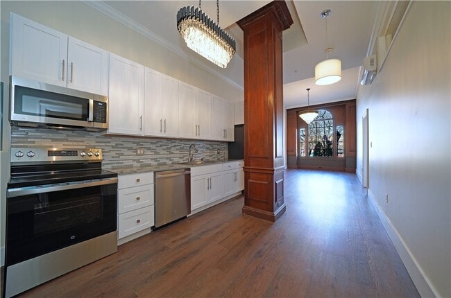 Photo - 184 N Main St