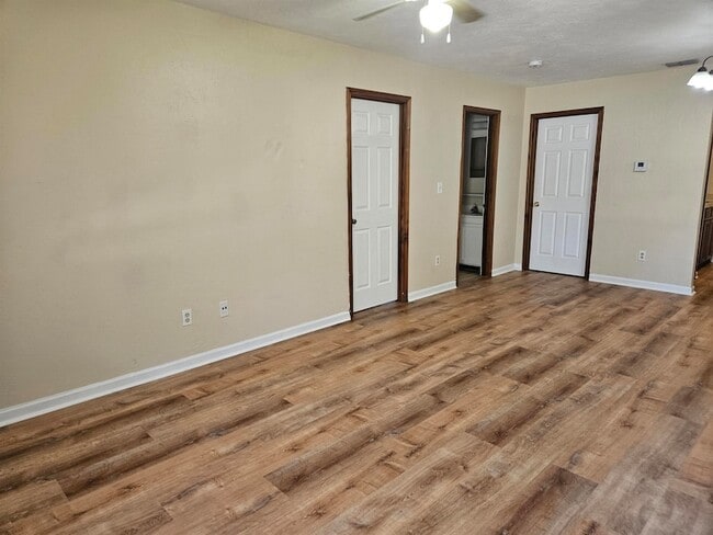 Photo - 3884 Osprey Cir Unit B
