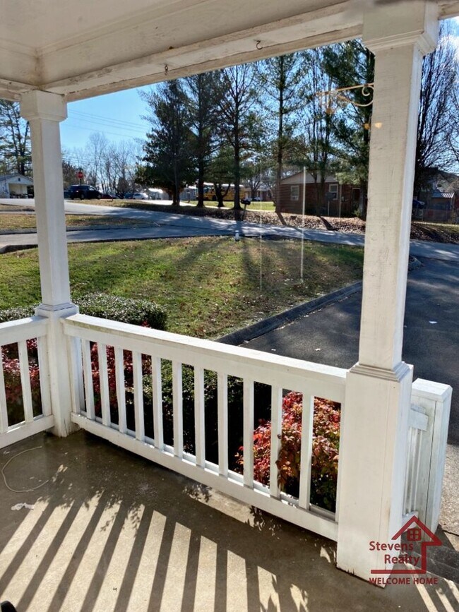 Photo - 106 Vinewood Rd