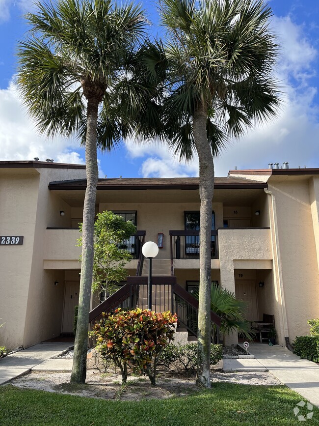 Building Photo - 2339 SW 15th St Unit 16 Rental