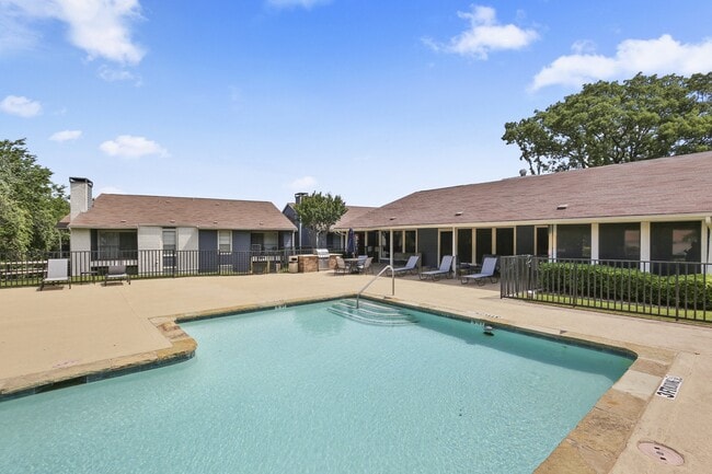 Photo - Waters Park Luxury Apartments