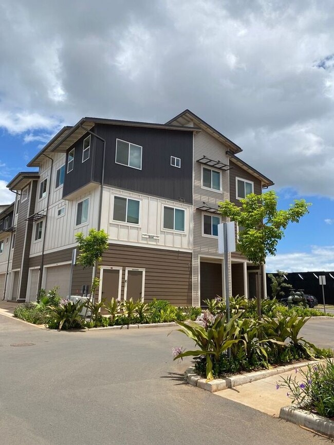Building Photo - Kaikea at Ho'opili - Townhouse 2 bedroom 1...
