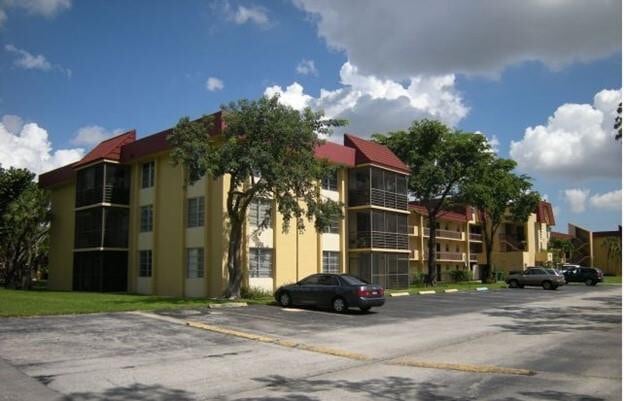Building Photo - 3490 Foxcroft Rd Unit B317