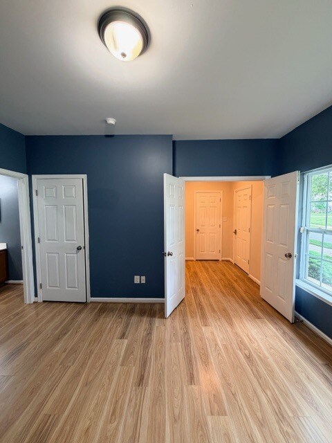 Photo - 319 S Parkway Dr
