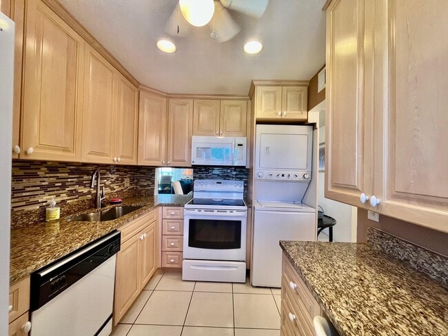 Building Photo - 4090 Tivoli Ct Unit 301