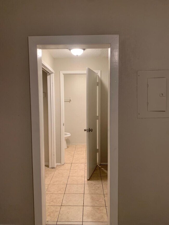 Photo - 107 E Venus Ln Unit 1