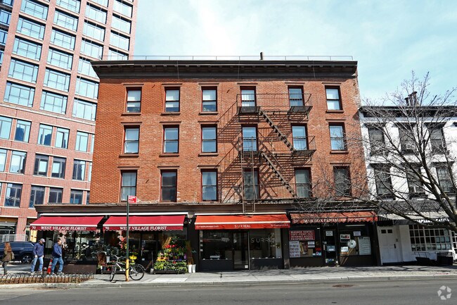 Photo - 70 Greenwich Ave