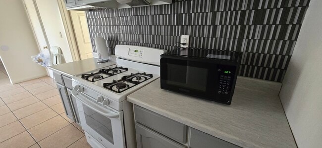 Photo - 44034 Carolside Ave