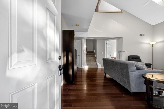 Photo - 406 Margit Ct Unidad 182