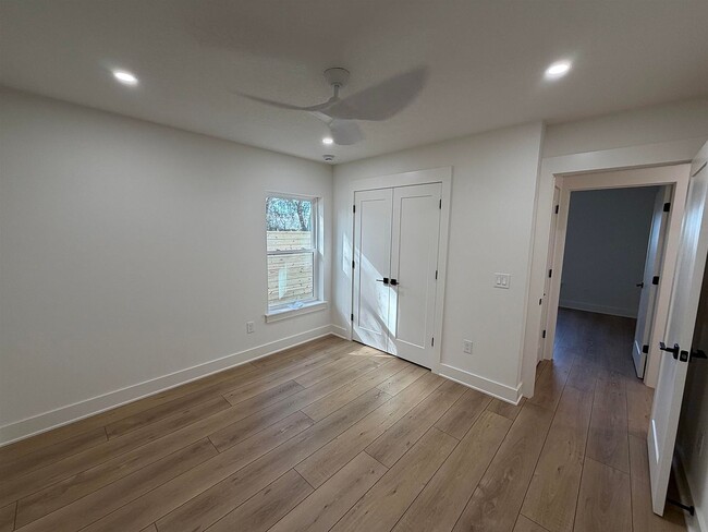 Photo - 117 Bates Lane Trail