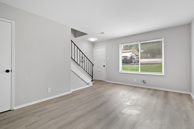 2Br/1.5Ba Townhome