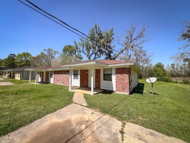 Building Photo - Peaceful 2 bedroom off Lake Jackson