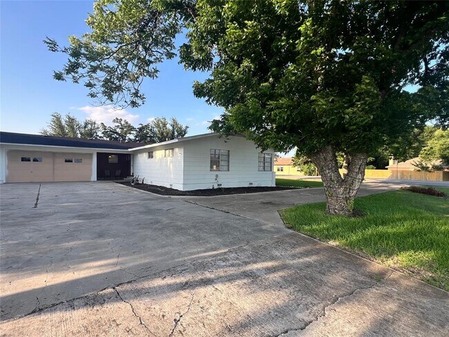 213 S FM 1660