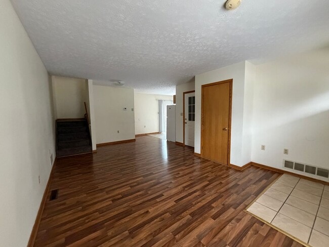 Photo - Southwood Dr SW - 782-784 Unit 782