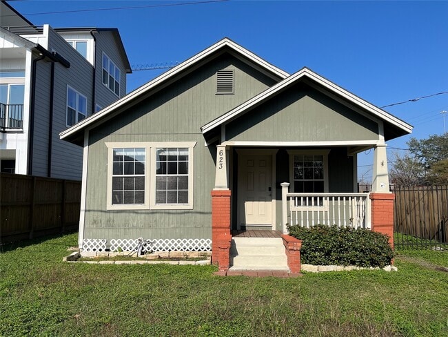 Building Photo - 623 E 28th St Rental
