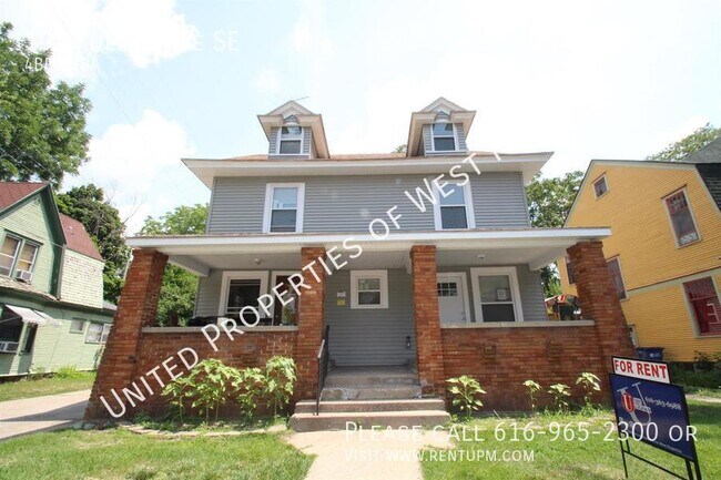 Photo - 102 Fuller Ave SE