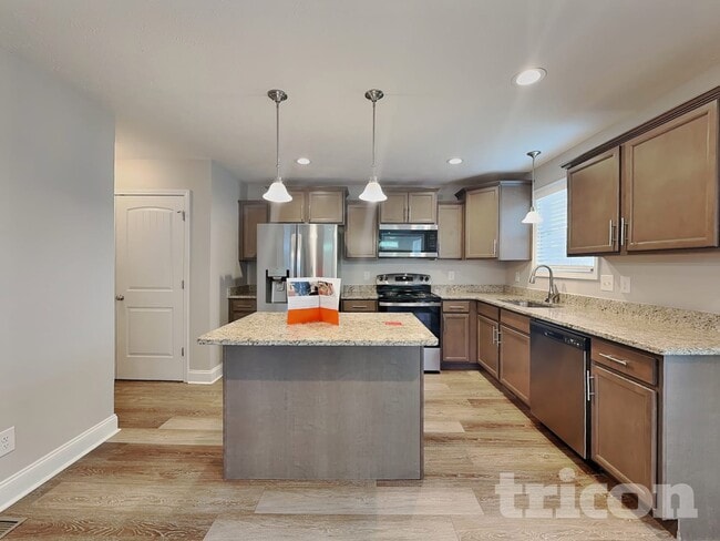 Photo - 204 Bonnell Dr