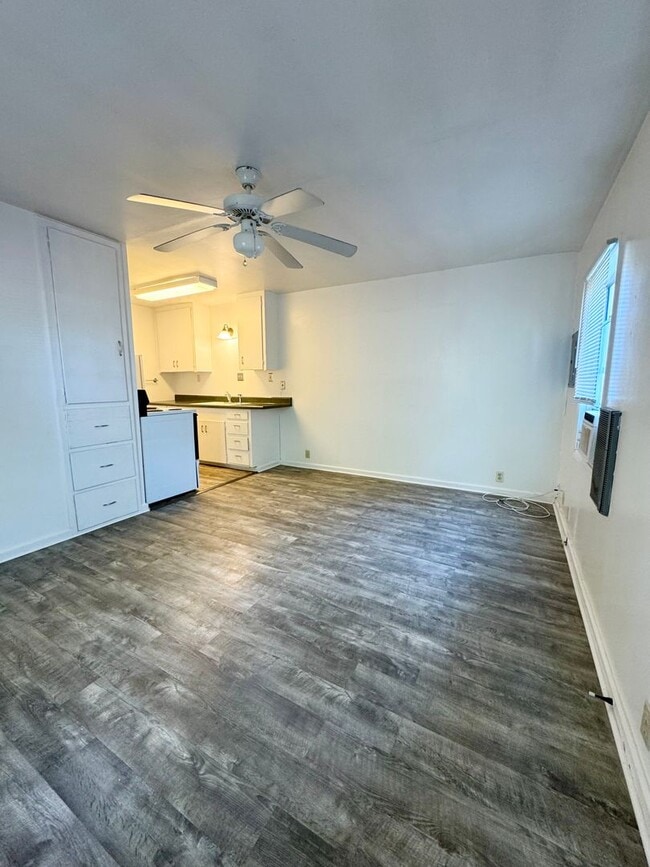 Photo - Quaint & Cozy Duplex!!