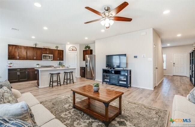 Photo - 2946 Wolfcreek