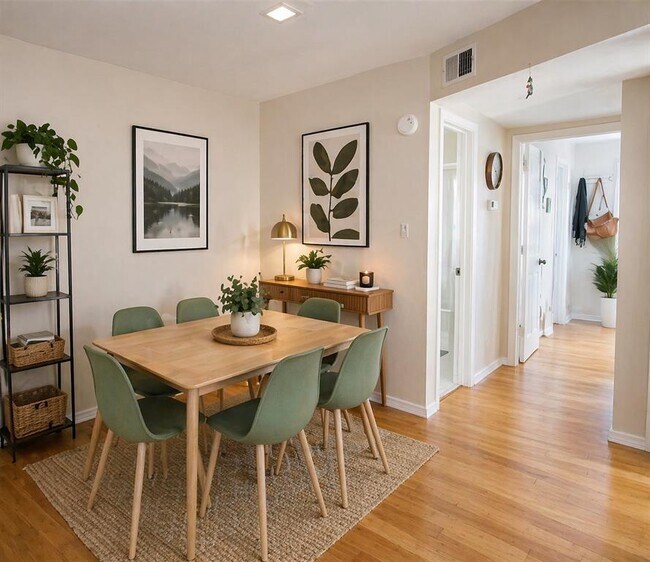 Photo - 202 E 45th St Unidad 203