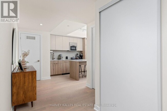 Photo - 840 St Clair Ave W Unit 803