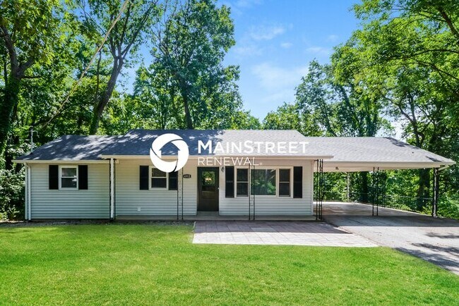 Photo - 3 Bedroom Pet-Friendly Home in HOUSE SPRINGS, MO with Main Street Renewal