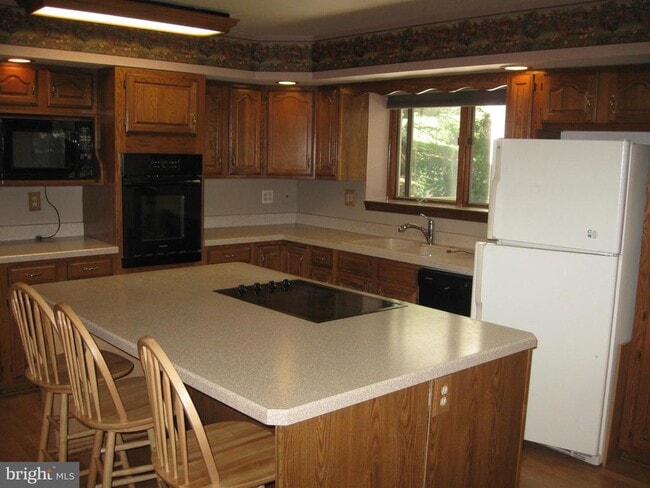 Building Photo - 552 Molasses Hill Rd Rental