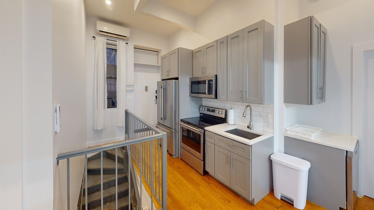 Photo - Private bedroom in 4 bed/2 bath Home