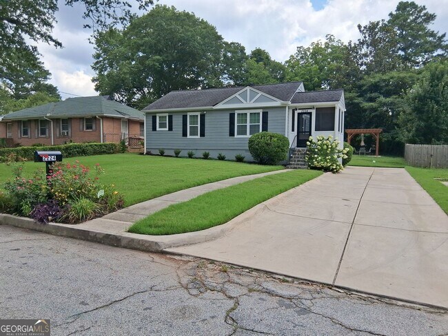 Photo - 2224 Baker Terrace NW