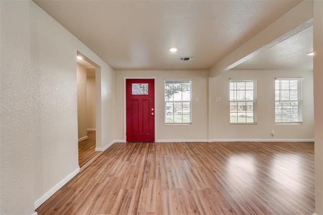 Photo - 5838 Wellesley Ave