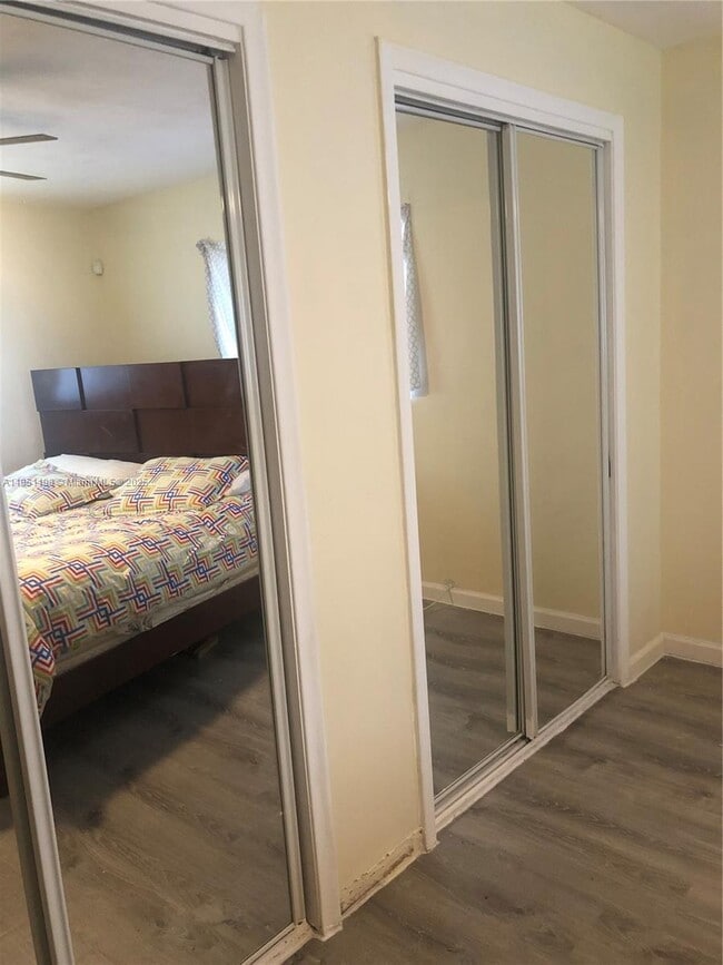 Photo - 6890 Liberty St