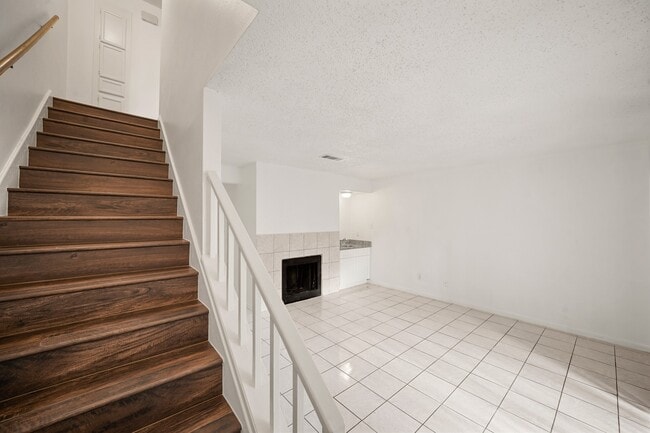 Photo - 3987 Tanglewilde St Unidad True