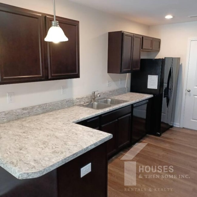 Photo - 401 Bramlett Rd