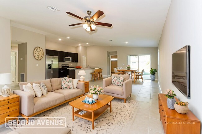 Photo - 1689 Waltz St SE