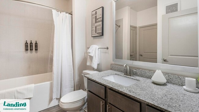 Photo - 2800 NE Green Oaks Blvd Unidad 5101