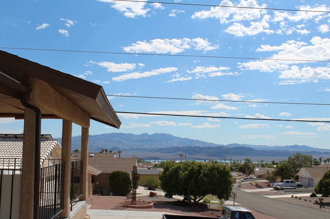Remodeled 3 Bed 2 Bath Long Term Rental! - Remodeled 3 Bed 2 Bath Long Term Rental!