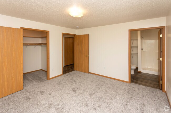 3BR, 2BA - 1,200SF - Primary Bedroom