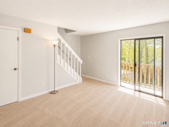 Photo - 84 Wilmot St